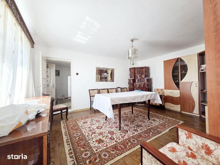 Vanzare Casa + Teren 1000 Mp. - Odaia Turcului, Db - 2