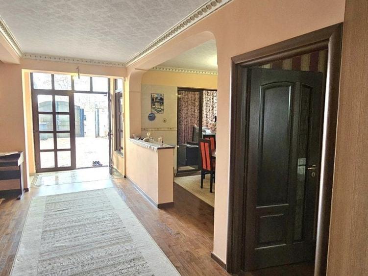 Casă individuală cu 4 camere cu Teren 275 Mp în Glina