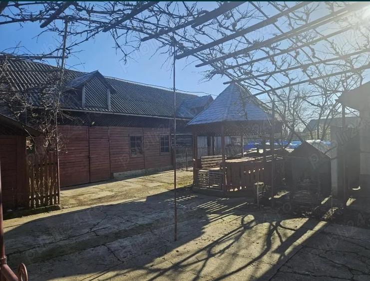 Vand sau schimb casa la Harau - 8