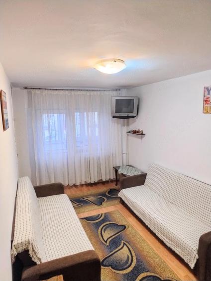 Proprietar vand garsoniera studio A.I. Electromagnetica, Liberty Mall Rahova, Sebastian, - 1