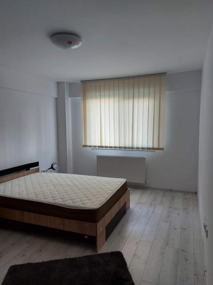 închiriez apartament cu o camera - 7