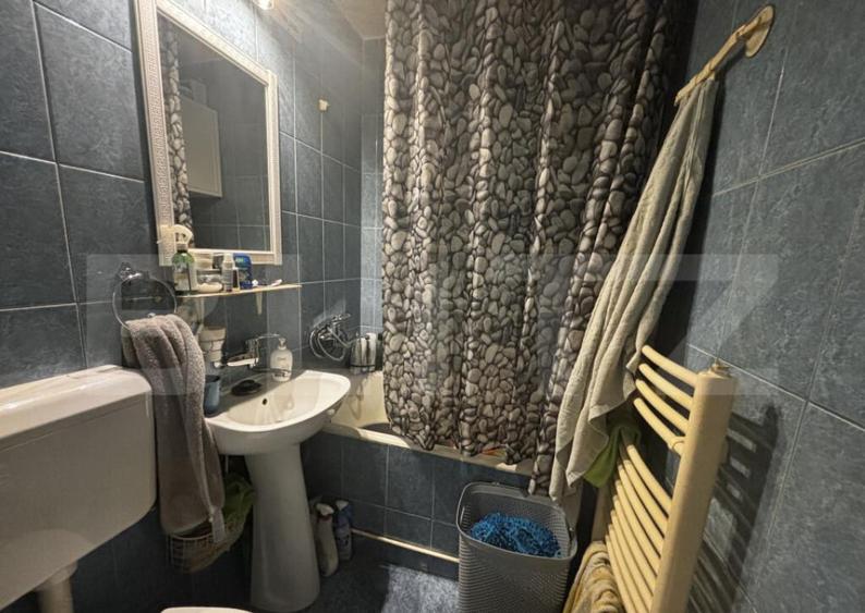 Apartament de vanzare, cu 3 camere, zona Micro 14 - 1