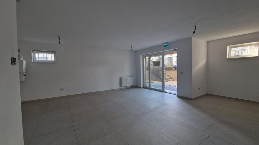 Spațiu Comercial de 93 mp în Inima zonei Tractorul– Coresi! - 6