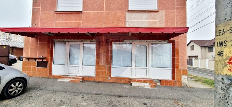 Spatiu comercial locatie ideala pentru multiple activitati - 1