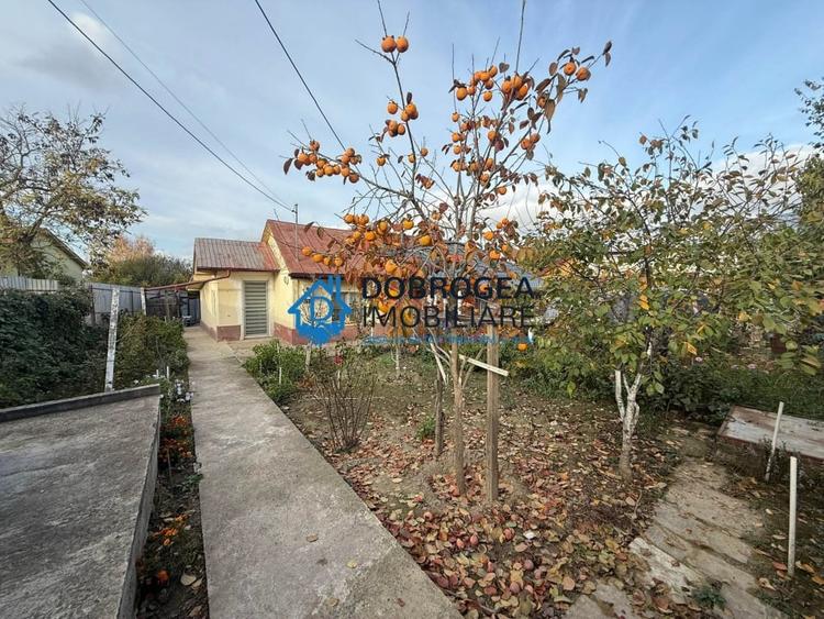 Caslita, casa + teren 800 mp , iesire la Lac - 1