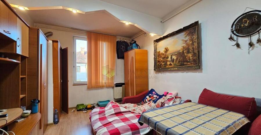 Garsoniera cf 2,etajul 2,Tractorul,40000 Euro - 1