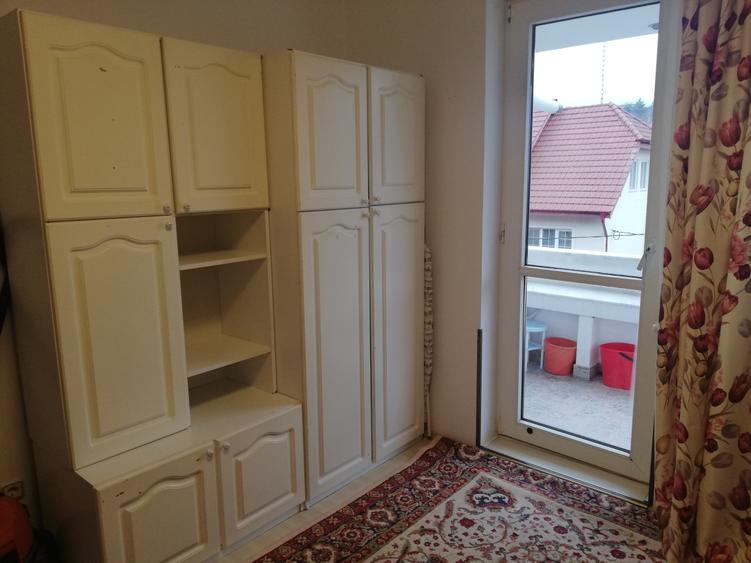 Inchiriez apartament 4 camere Micul Dallas - 10