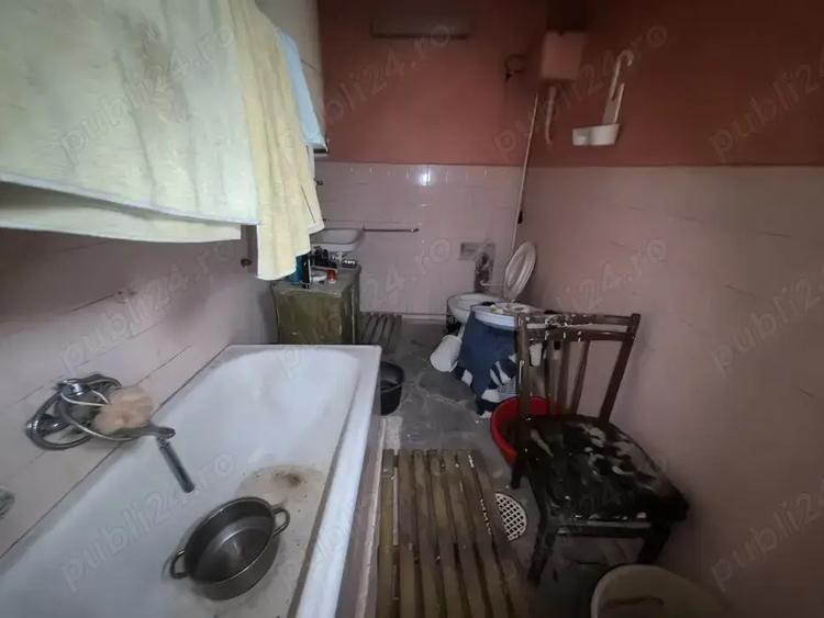 Casa cu 5 camere ?i anexa in INEU - 3