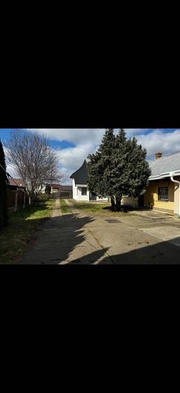 Casa de Vanzare! Cu toate utilitatile,gradina ,2 garaj, - 1