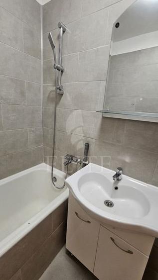 Garsoniera în zona Complex Mercur - str. Detunata - 11