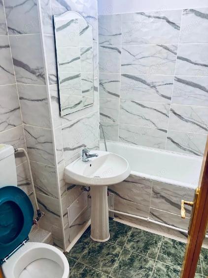 Proprietar vand apartament 3 camere - 1