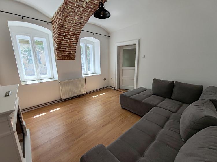 Apartament 2 camere mobilat si utilat zona Piata Sfatului - 1