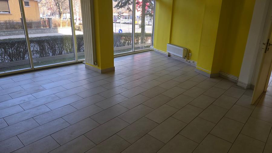 Inchiriez spatiu comercial in Deva, zona ultracentrala, Decebal colt cu Creanga - 9