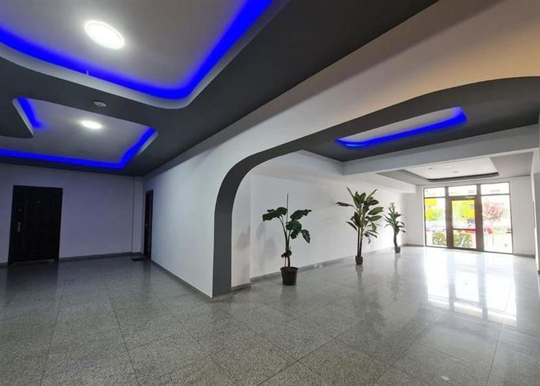 In spectacol structural, vedere deschisa, elegant mobilat si echipat, Tractorul, - 16