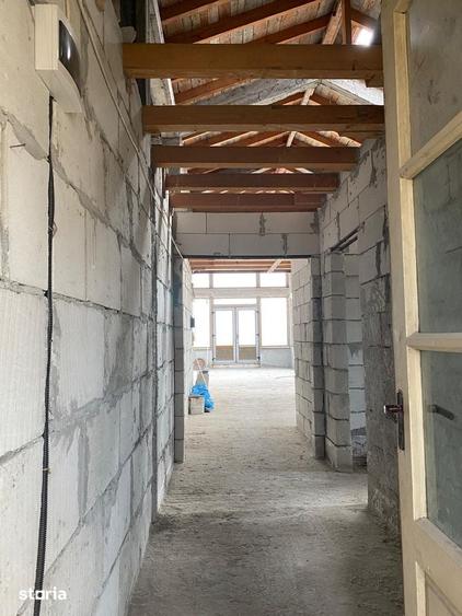 Casă cu Teren 800 Mp în Palazu Mare