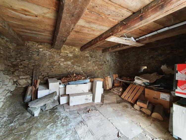 Vind vila in satul ROD- Pe drumul TRANSALPINA - 17