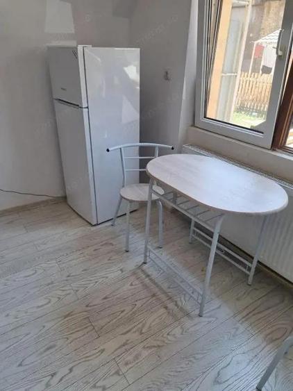 garsoniera studio camera la casa central in codlea - 2