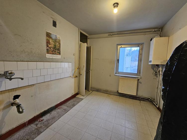 Apartament cu 3 camere decomandat în Mihai Eminescu