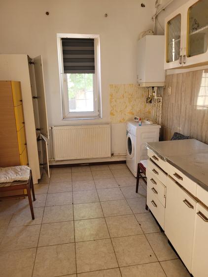 Casă individuală cu 6 camere cu Canalizare în Tomis I