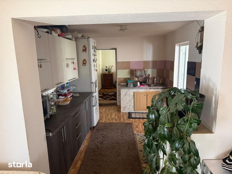 Casă cu 7 camere cu Teren 5900 Mp în Băbana