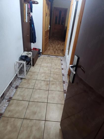 Apartament cu 2 camere semidecomandat în Crihala