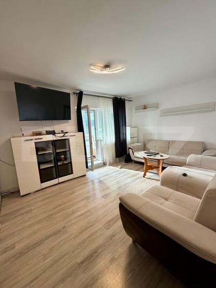 Apartament cu 3 camere decomandat, mobilat în Între Lacuri