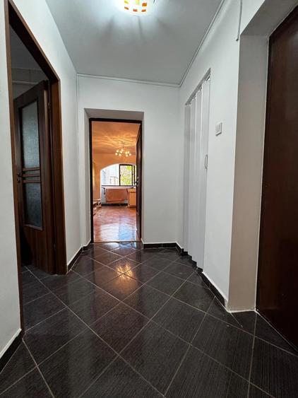 Apartament cu 3 camere circular în Tudor Vladimirescu