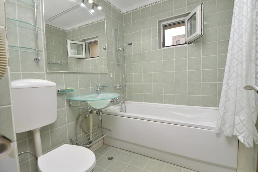 Apartament cu 3 camere decomandat, mobilat în Unirii