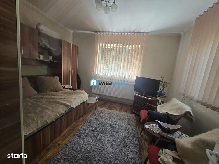 Casă cu 4 camere în Hurez
