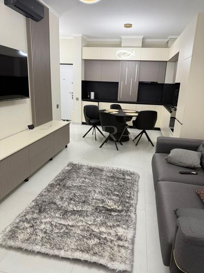 Apartament cu 2 camere semidecomandat, mobilat în Vest