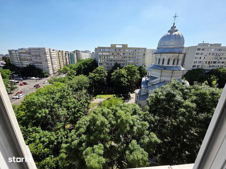 Apartament cu 3 camere decomandat în Tei