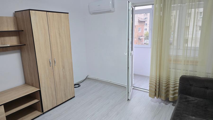 Apartament cu 2 camere decomandat în Gojdu