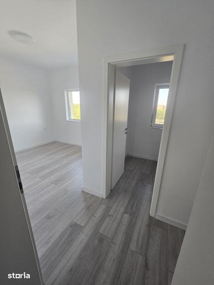 Casă cu 4 camere cu Teren 250 Mp în Moșnița Nouă