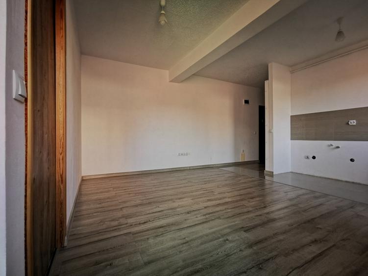 Apartament cu 2 camere decomandat în Florești