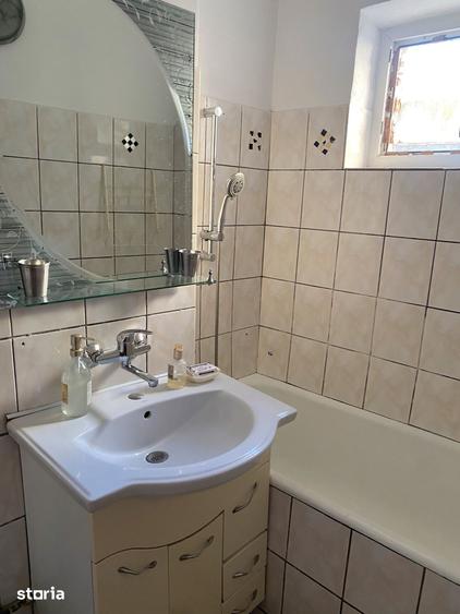 Apartament cu 3 camere decomandat, mobilat în Delfinariu