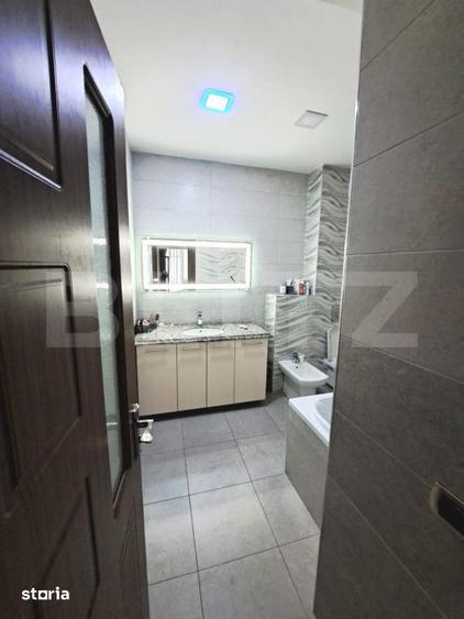 Apartament cu 3 camere decomandat, mobilat în Tractorul