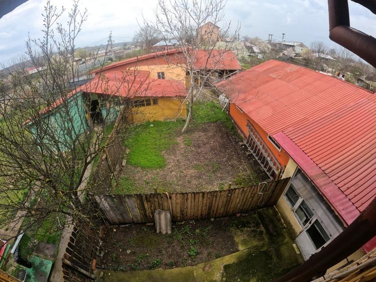 Casă individuală cu 6 camere cu Canalizare în Daia