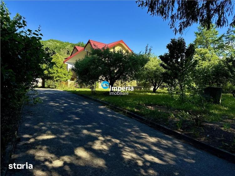 Casă cu 3 camere cu Teren 2553 Mp în Mărgineni