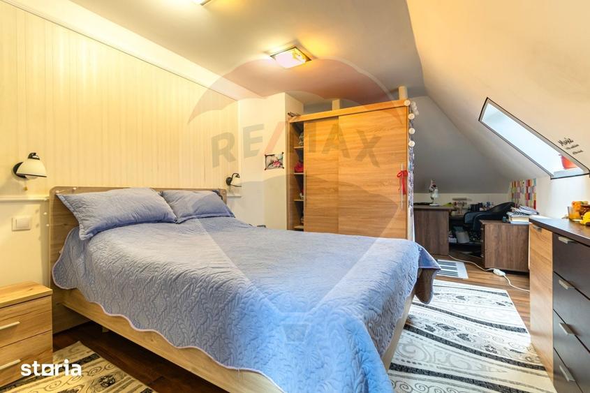 Casă cu 8 camere cu Teren 7150 Mp în Ozun