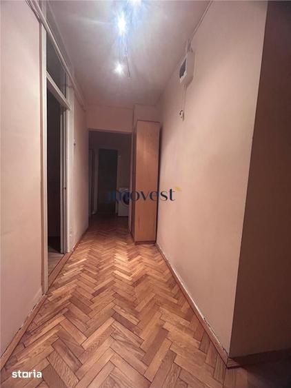 Apartament cu 3 camere decomandat în Micro 17