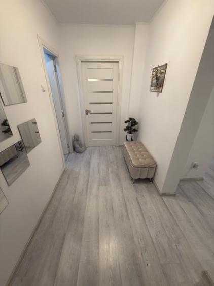 Apartament cu 2 camere decomandat, mobilat în Republicii