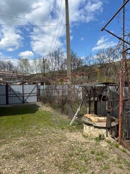 Casă cu 4 camere în Bârsănești