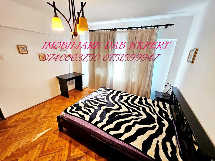 Apartament cu 3 camere decomandat în Piața Centrală