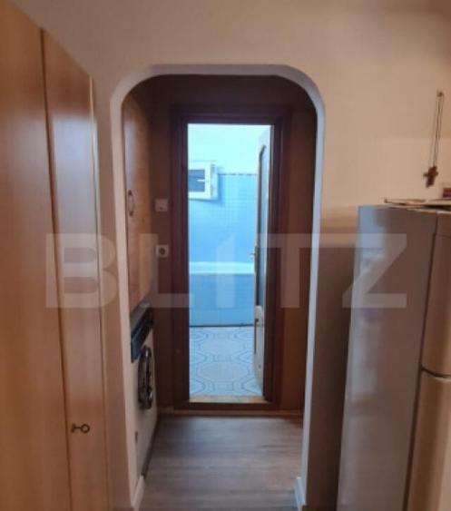 Apartament 2 camere, decomandat, 56 mp, zona Nicolina - 2