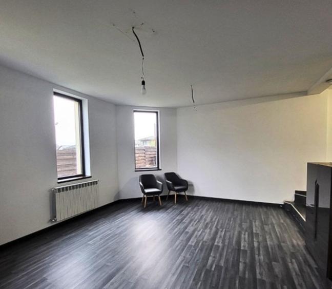 Casă de tip parter + etaj la 5 Drumuri în Valea Adâncă - 9