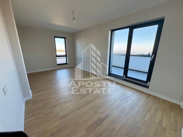 Apartament cu 3 camere decomandat în Torontalului