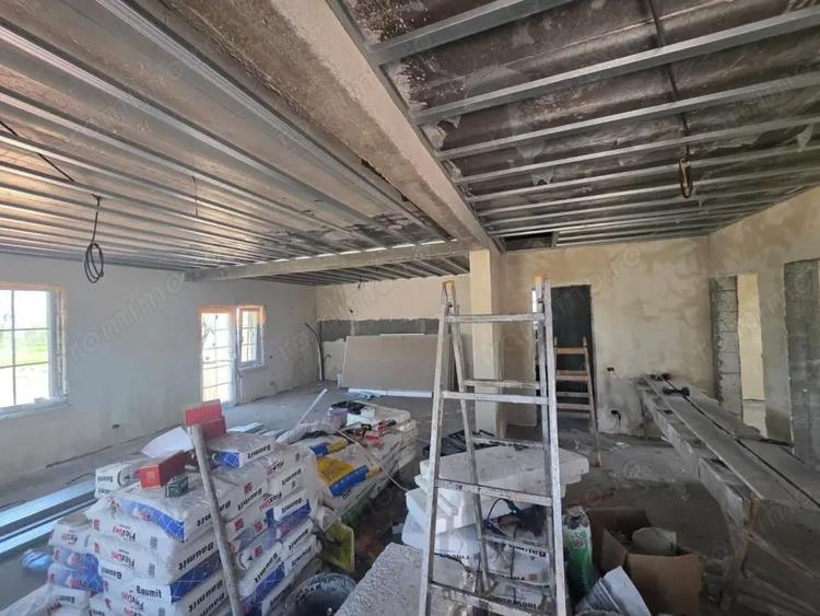 Casa pe parter 130 mp construiti, 400 mp curte zona Metro - 7