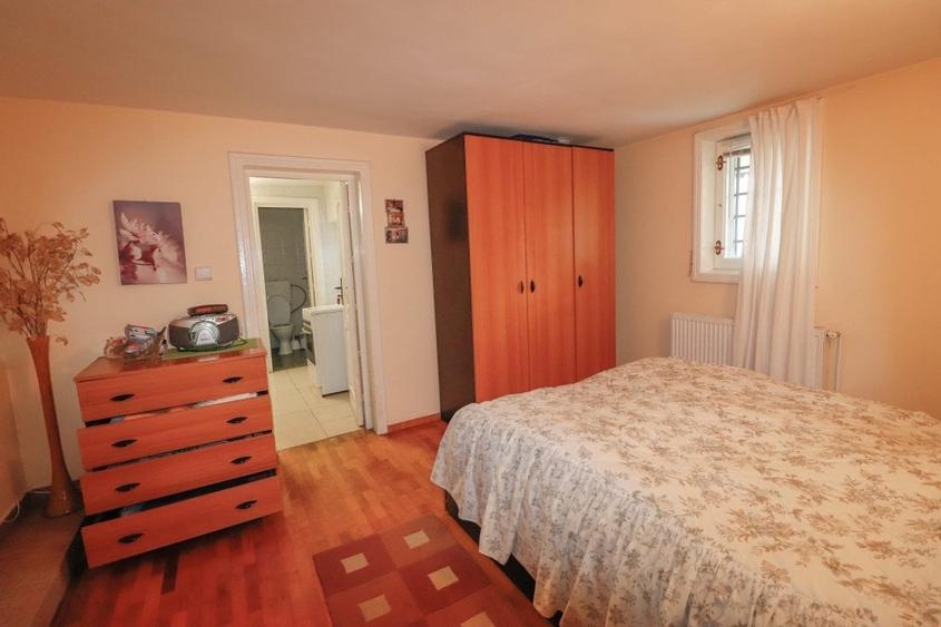 Apartament de vanzare in Sinaia, cu priveliste deosebita !!! - 4