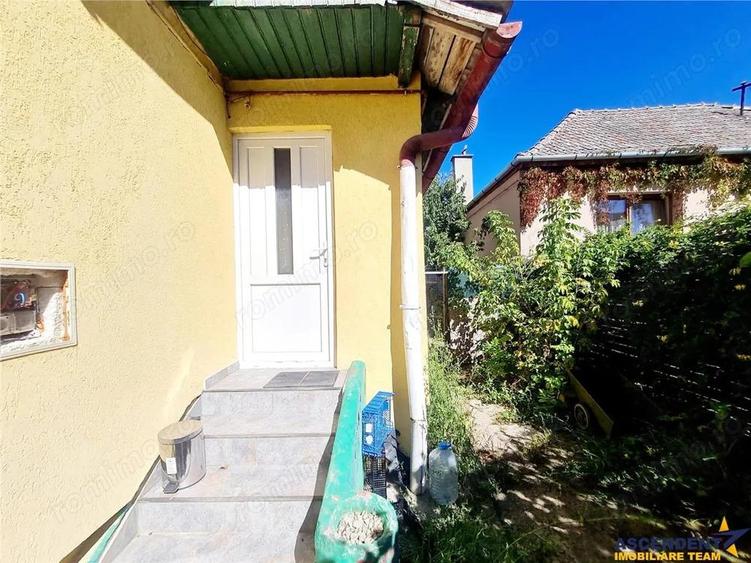 Spatiu pretabil activitati birouri, ateliere copii, recreere adulti, acces stradal, curte proprie, R - 4