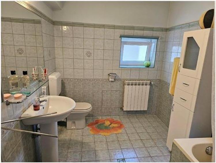 Vila eleganta D+P+1+M | 649 mp | piscina exterioara| renovata complet | Pipera - - 16